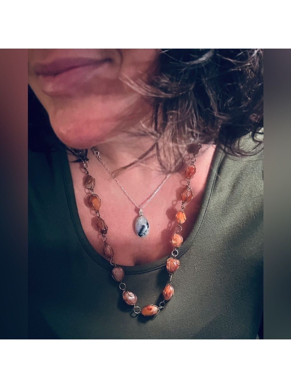 VINTAGE Genuine Carnelian Stone Elegant Necklace Wire Caged with Hook Clasp